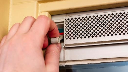 Frisse lucht voor je gezin – zo reinig je ventilatieroosters als een pro!